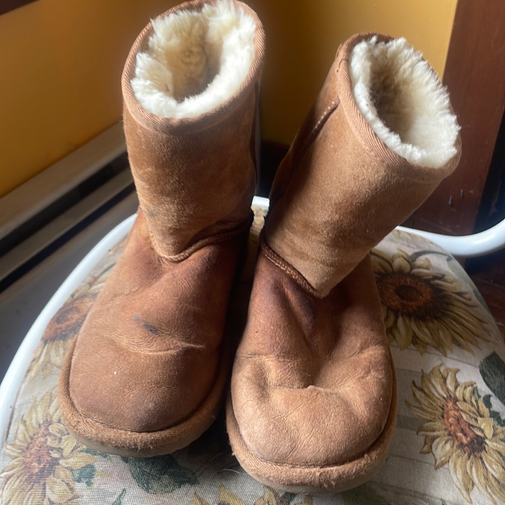 Girls uggs